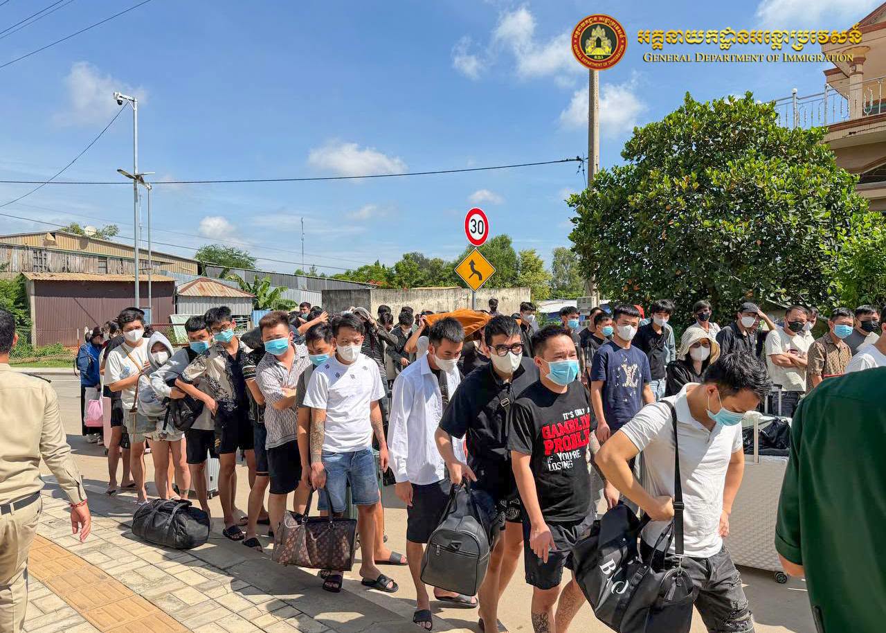 柬埔寨遣返98名涉网诈等罪越南籍人员  