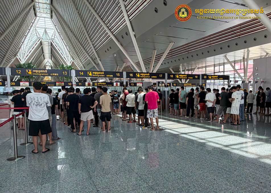 柬埔寨再次遣返300多名涉嫌网络诈骗中国籍人员 