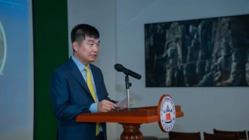 东西问丨索比瑟：青年是塑造未来双边关系的积极利益攸关者