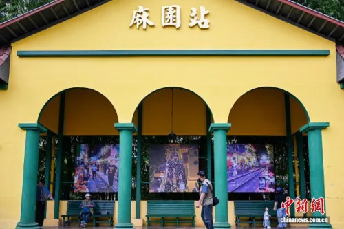 百年米轨摄影展亮相昆明 见证铁路历史变迁
