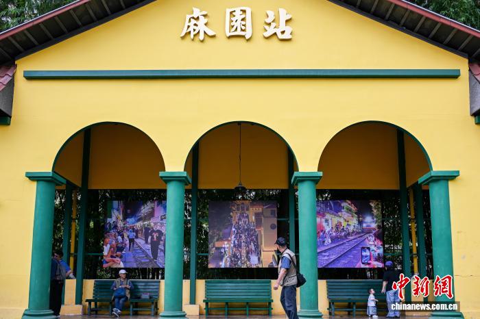 百年米轨摄影展亮相昆明见证铁路历史变迁