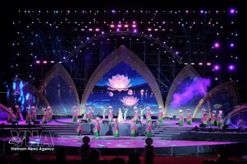 越南河内西湖正式旅游区 2026河内荷花节在西湖启幕  