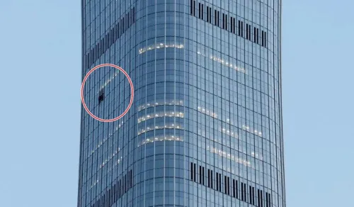 官方通报小飞机撞击北京第一高楼事件：驾驶员死亡 13人受伤