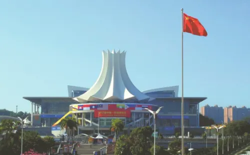 中外企业采购商踊跃参展东博会
