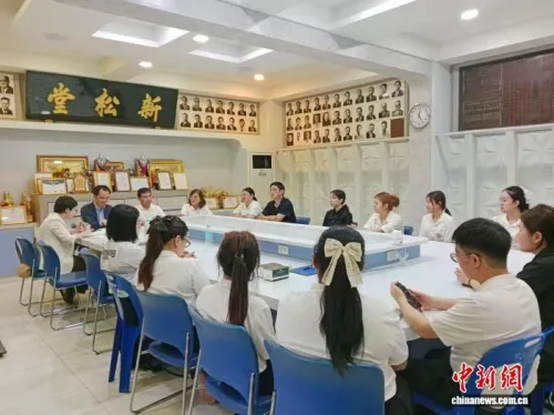 北京华文学院专家组调研泰国华文教学情况

