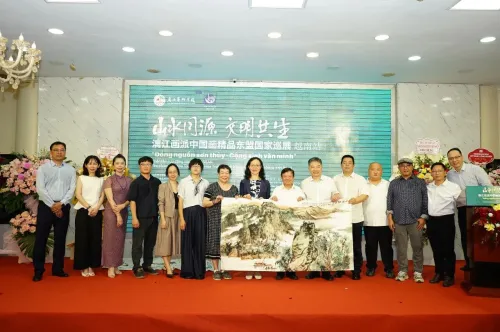 “山水同源·文明共生——漓江画派中国画精品东盟国家巡展（越南站）”举办