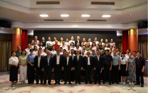 中国驻柬埔寨大使馆举办援柬外派教师离任座谈会