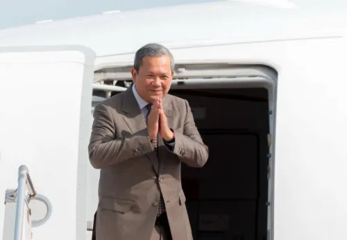 柬埔寨首相洪玛奈启程访华 将出席世界人工智能大会并会晤中国领导人