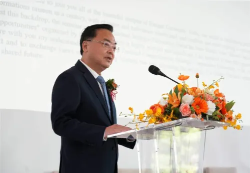 中国驻泰国大使：中方秉公调停泰柬边境冲突 中国与泰柬开展正常防务合作 同边境冲突无关