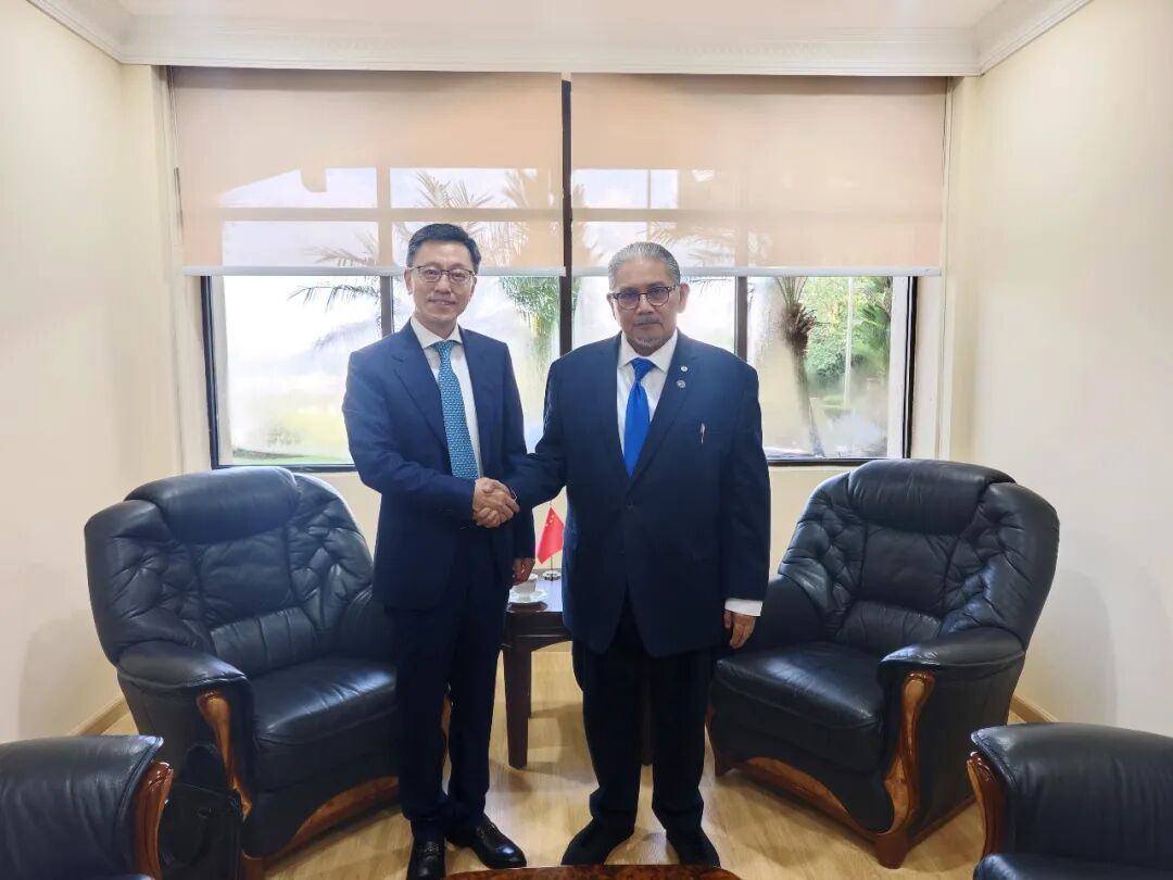 中国驻文莱大使陈少春会见文莱外交主管部长艾瑞万