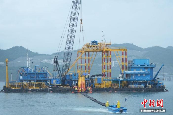 首条中柬直达海缆抵达香港