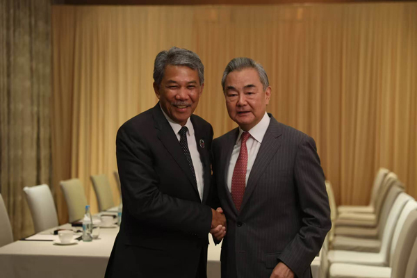 马来西亚外长会见中国外长:有些域外国家与南海毫无关系,却总想在南海“秀肌肉”