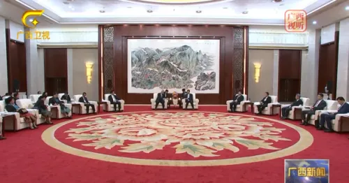 中共广西壮族自治区委员会书记陈刚会见老挝人民革命党中央书记处书记 国家政治与行政学院院长阿努帕·杜那龙