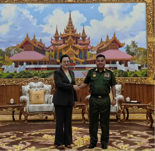 中国驻缅甸大使马珈会见缅国防军总司令耶温乌上将