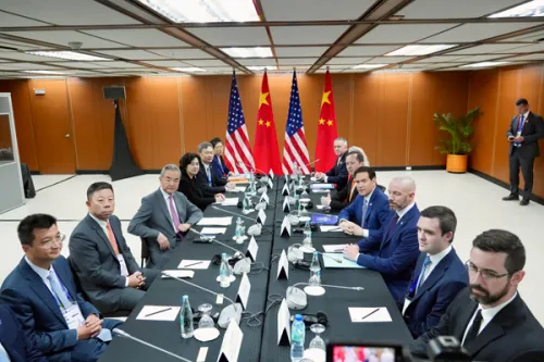 中国外长王毅会见美国国务卿鲁比奥 要求美方尊重中国核心利益