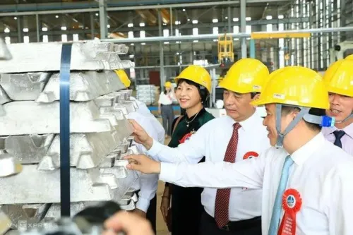 越南首批铝锭出炉 目标年产45万吨 每年减少15亿美元进口需求
