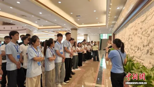 东盟青年走进广西人大 感受全过程人民民主广西实践