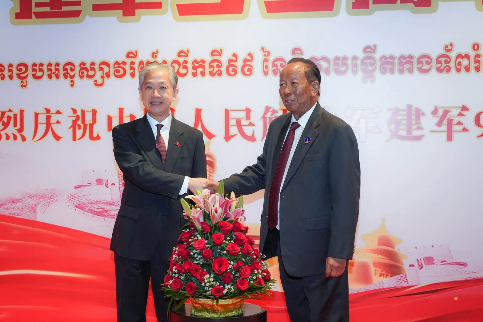 中国驻柬埔寨大使馆举行建军99周年招待会 中国大使与柬军方高层共话“铁杆友谊”