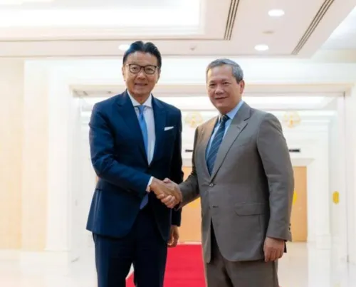 柬埔寨首相洪玛奈会见日本美蓓亚三美CEO 双方就扩大在柬投资合作深入交流