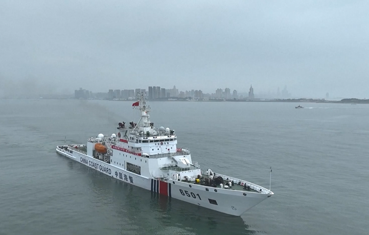 中国海警舰艇编队起航赴北太平洋开展公海渔业执法巡航