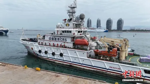 中国救捞完成第33（16）批次南沙岛礁常态化值守换防