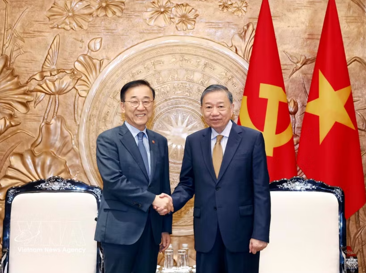 越南最高领导人苏林会见韩国国土交通部长金允德