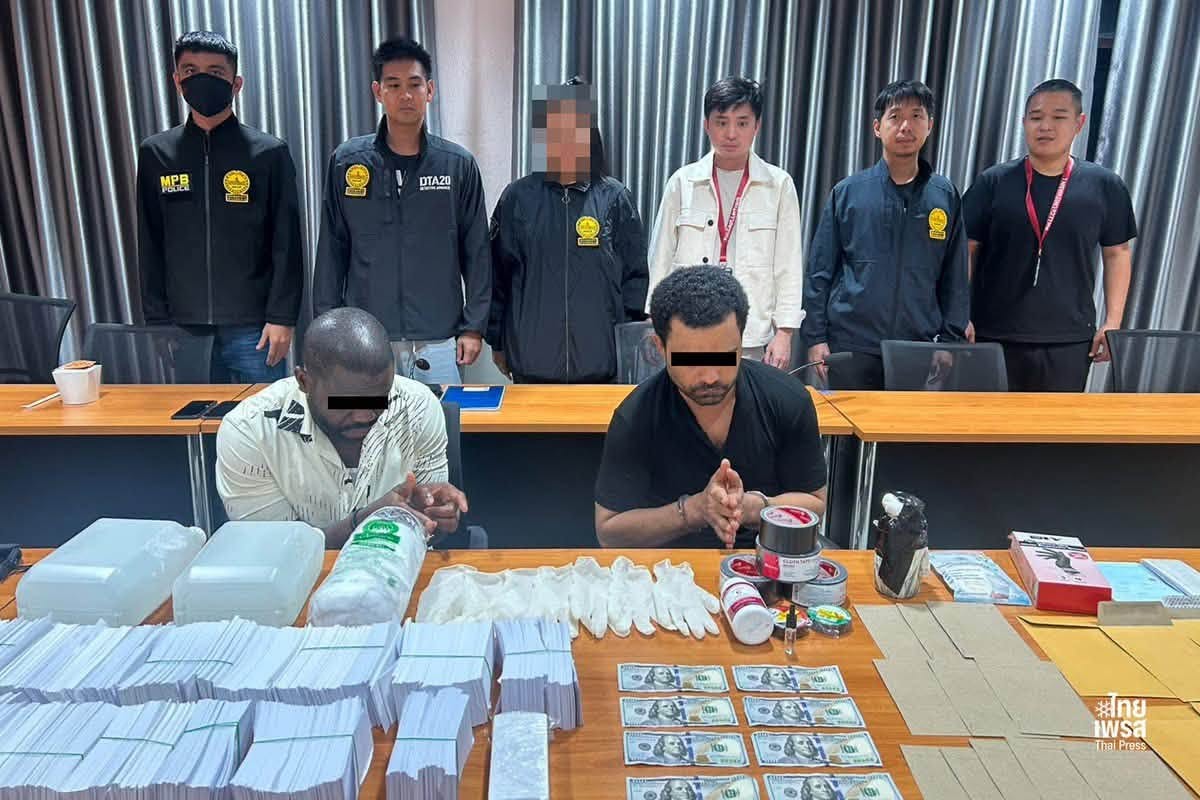 “600万美元白纸变真钞”骗局 泰国警方卧底设局抓获两名非洲籍嫌疑人