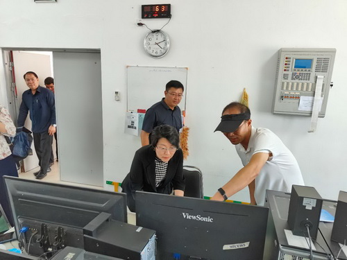 中国驻老挝大使方虹赴老挝阿速坡省调研中资企业