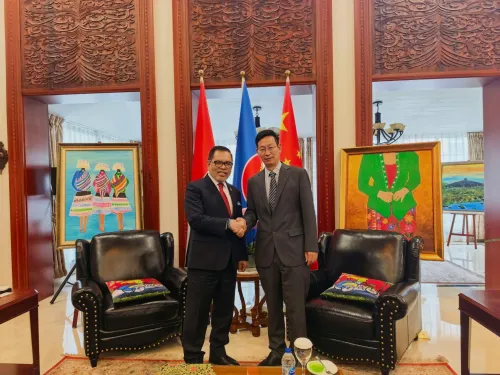 中国—东盟中心秘书长张利忠拜会印度尼西亚驻华大使周浩黎