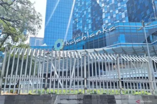 印尼雅加达多家商场加装高围栏引关注 省长认为局势良好、要求拆掉围栏