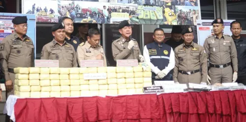 泰国洛坤府破获特大毒品案：140万粒冰毒藏肥料袋被缴
