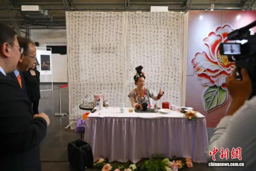 “她的花开”融合展与沉浸式戏剧展在雅加达同步启幕