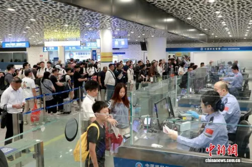 深圳机场边检站查验APEC成员经济体外籍客流量创新高