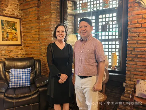 中国驻拉瓦格领事馆馆长领事李小艳会见菲律宾北伊罗戈省圣尼古拉斯市市长博诺安