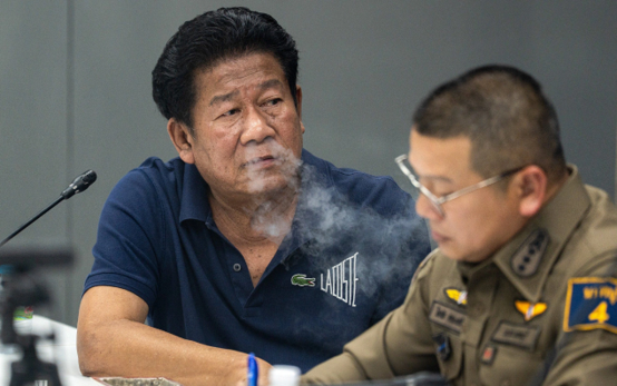 泰国暖武里府行政组织主席遭枪击身亡,行凶者记者会画面引巨大不满,泰总理发声斥责