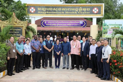 第九届亚太议员全球卫生论坛代表赴柬埔寨贡布考察基层医疗