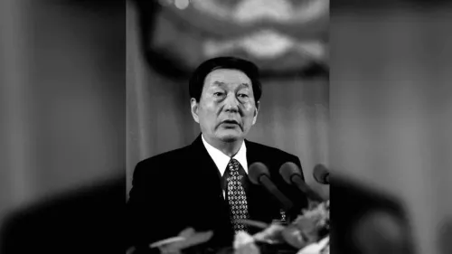 中国原总理朱镕基逝世 马来西亚总理安瓦尔发文悼念 称朱镕基是杰出领导人和好友