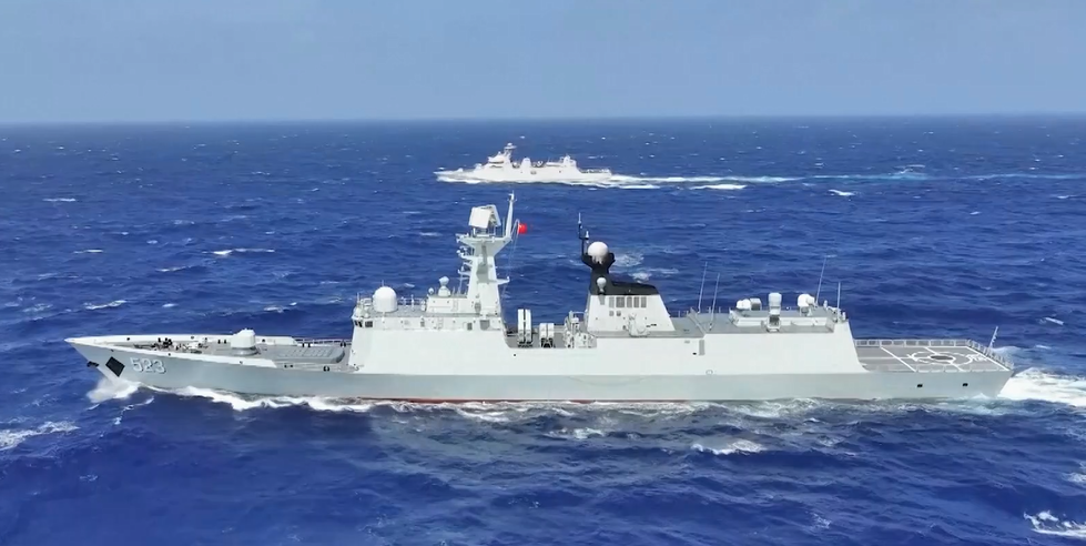【视频】中国海军与印尼海军位台岛以东海域圆满完成海上通航演练