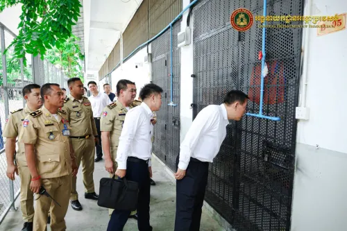 中国公安部刑侦局局长前往柬埔寨茶胶省遣返中心实地考察