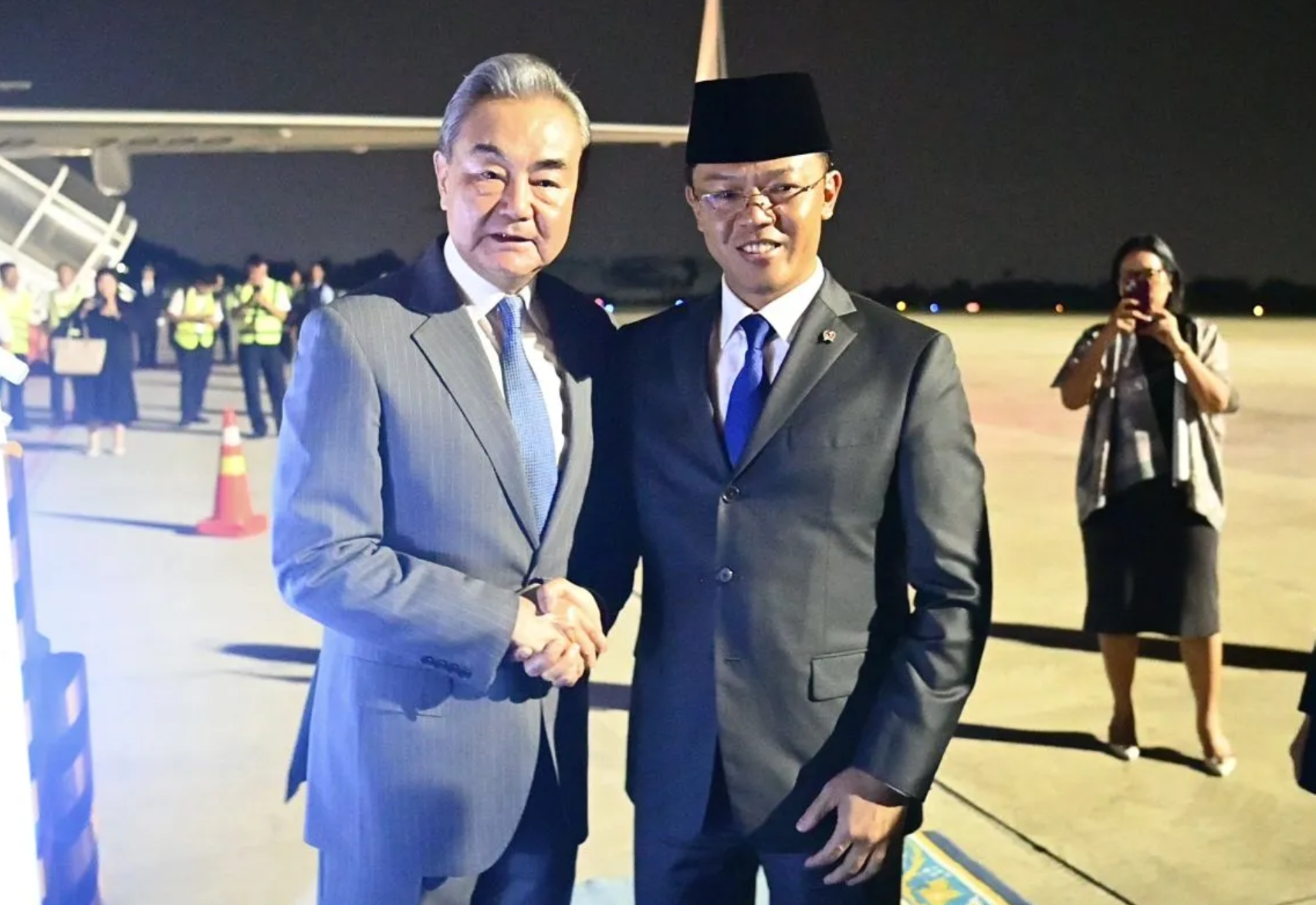 印尼与中国在雅加达举行全面战略对话及“2+2”部长级会谈