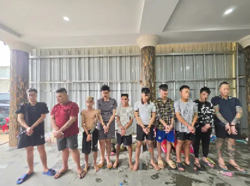 柬埔寨​柴桢省警方突击铲除两处隐蔽网络诈骗窝点 抓获110名嫌疑人