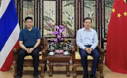 中国驻清迈总领事陈海平同泰北经贸官员见面交流
