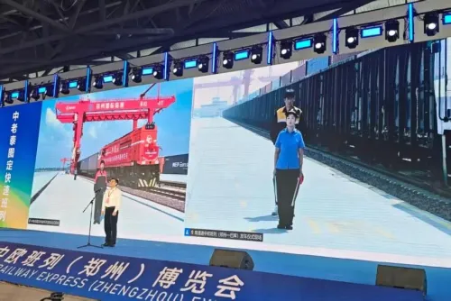 中国首列中老泰图定快速班列郑州首发 为河南对接东盟市场再添高效跨境物流通道