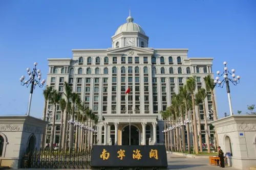 广西南宁海关：今年前7个月广西外贸进出口增长8.9% 对东盟进出口近2500亿元创历史同期新高