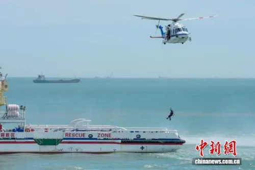 2026年南部海区海上搜救综合演练在琼州海峡举行