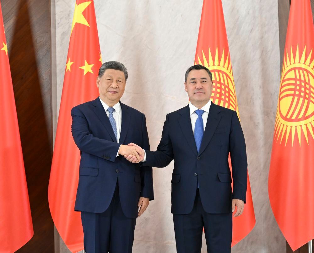 中国国家主席习近平同吉尔吉斯斯坦总统扎帕罗夫会谈 共同签署联合宣言