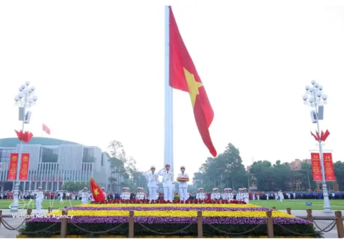 越南河内巴亭广场举行升旗仪式庆祝国庆81周年