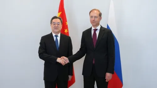 中俄投资合作委员会第十三次会议在符拉迪沃斯托克举行 两国副总理签署会议纪要