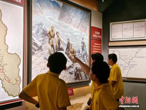 （长征胜利90周年）海外华裔青少年在长征路上读懂中国