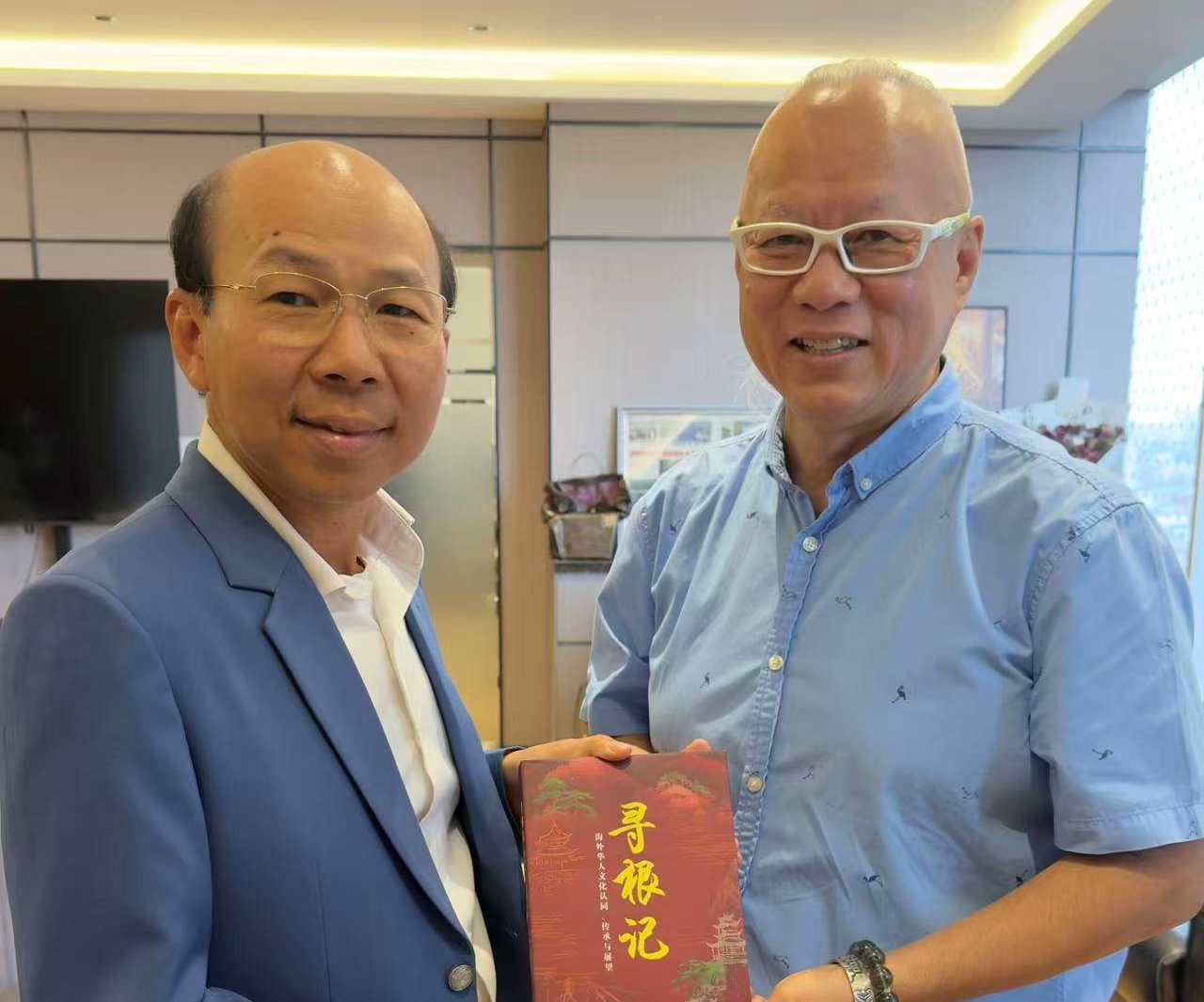 柬埔寨工商联合总会主席李坤泰会见马来西亚专家邱国平 共推柬马工商合作及2027年丝路全球峰会系列活动